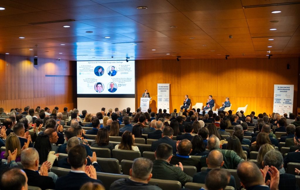 El XII Encuentro Asegurador Gallego se celebrará el 12 de noviembre en Santiago de Compostela La duodécima edición de esta cita de referencia para la mediación de seguros en Galicia aspira a superar los 400 asistentes de la pasada convocatoria